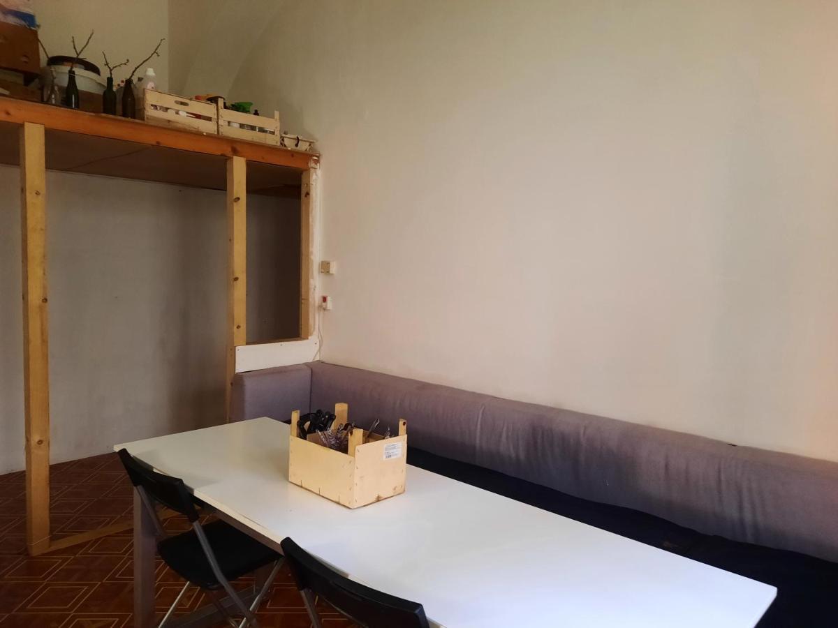 Downtown Prague Minimalistic Room In Flatshare 外观 照片