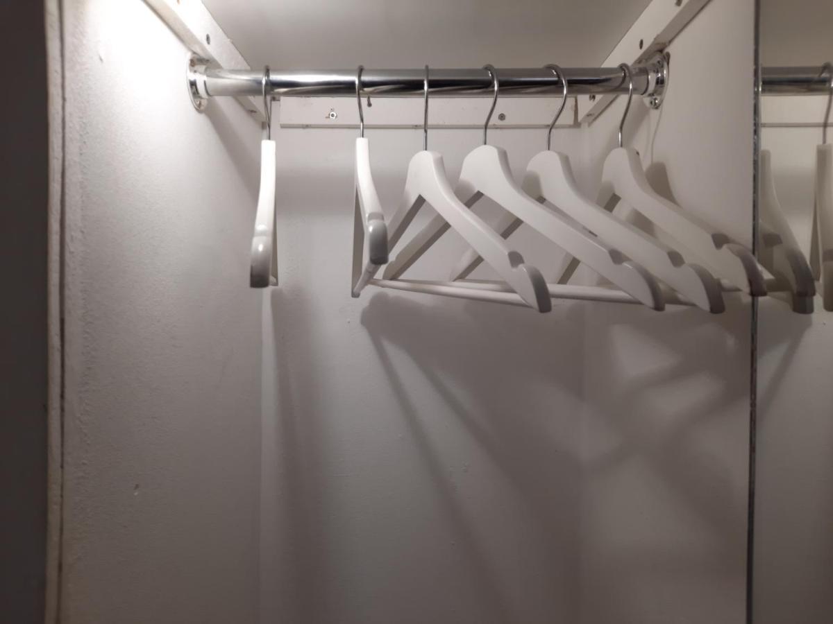 Downtown Prague Minimalistic Room In Flatshare 外观 照片