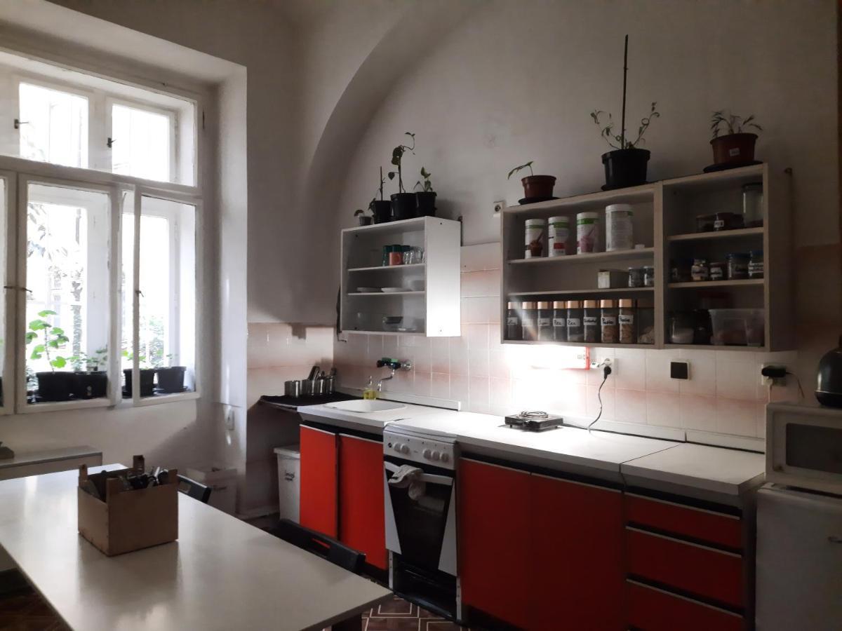 Downtown Prague Minimalistic Room In Flatshare 外观 照片